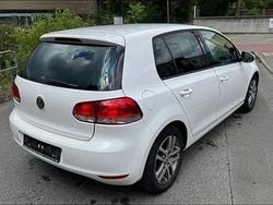 Weiß Gebraucht 2009 VW Golf VI Kleinwagen | 4.500 €