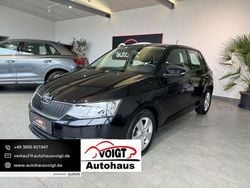 Schwarz (metallic) Gebraucht 2018 Skoda Fabia Ambition Limousine | 10.990 € (Fairer Preis)