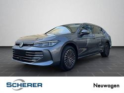 Grau Neu 2025 VW Passat Elegance Kombi | 50.990 € (Etwas zu teuer)