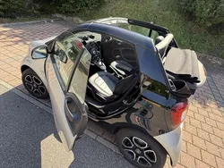 Schwarz Gebraucht 2019 Smart ForTwo Cabrio Basis Cabrio | 13.500 € (Superpreis)