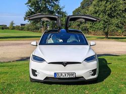 Weiß Gebraucht 2017 Tesla Model X SUV | 34.000 € (Etwas zu teuer)