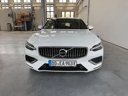 Weiß Gebraucht 2020 Volvo V60 Inscription Kombi | 28.800 € (Etwas zu teuer)