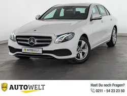 Weiß Gebraucht 2017 Mercedes E220 Avantgarde Limousine | 28.260 € (Fairer Preis)