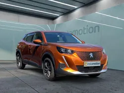Orange Gebraucht 2021 Peugeot e-2008 SUV | 17.949 € (Guter Preis)