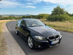 Schwarz Gebraucht 2010 BMW 320 Limousine | 9.500 € (Teuer)