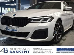 Weiß Gebraucht 2023 BMW 520 M Sport Kombi | 31.980 € (Fairer Preis)