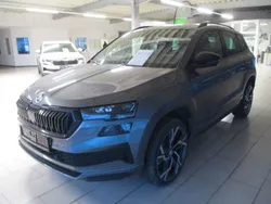 Grau Gebraucht 2024 Skoda Karoq SportLine SUV | 37.990 € (Teuer)
