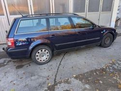 Blau Gebraucht 2002 VW Passat Basis Kombi | 800 € (Guter Preis)