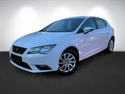 Weiß Gebraucht 2015 Seat Leon Style Limousine | 8.990 € (Etwas zu teuer)