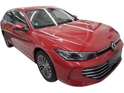 Rot (romance red) Gebraucht 2024 VW Passat Pro Kombi | 44.000 € (Etwas zu teuer)