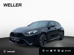 Saphirschwarz metallic (schwarz) Gebraucht 2024 BMW 120 Comfort Edition Kleinwagen | 43.490 € (Etwas zu teuer)
