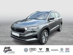 Graphitegrau metallic Gebraucht 2024 Skoda Karoq Drive SUV | 28.965 € (Superpreis)