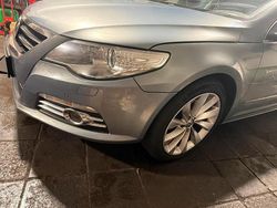 Blau Gebraucht 2010 VW Passat Limousine | 12.000 €