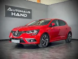 Rot feuerrot Gebraucht 2019 Renault Mégane IV Bose Edition | 16.999 € (Guter Preis)