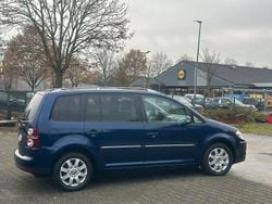 Blau Gebraucht 2009 VW Touran Highline Van / Kleinbus | 5.990 € (Etwas zu teuer)