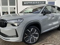 Graphitegrau metallic Neu 2025 Skoda Kodiaq SportLine SUV | 44.979 € (Fairer Preis)