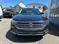 Blau Gebraucht 2019 VW Touareg Elegance SUV | 35.999 € (Superpreis)