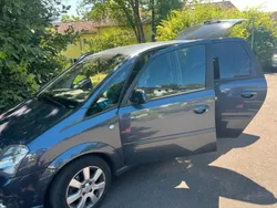 Grau Gebraucht 2007 Opel Meriva Van / Kleinbus | 4.600 € (Etwas zu teuer)