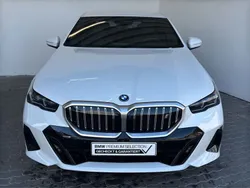 Weiß Gebraucht 2024 BMW i5 M Sport Limousine | 58.980 € (Etwas zu teuer)