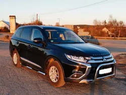 Schwarz Gebraucht 2018 Mitsubishi Outlander Edition+ SUV | 17.900 € (Fairer Preis)