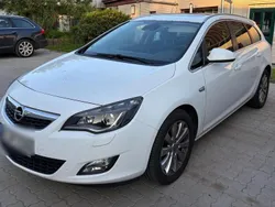 Weiß Gebraucht 2012 Opel Astra Kombi | 2.690 € (Superpreis)