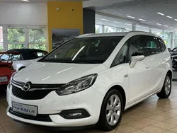 Weiß Gebraucht 2017 Opel Zafira Business Innovation Van / Kleinbus | 12.950 € (Fairer Preis)