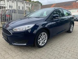 Blau Gebraucht 2018 Ford Focus Limousine | 3.800 €