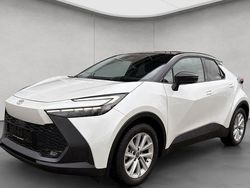 Platinum white pearl / black Gebraucht 2024 Toyota C-HR Team SUV | 30.990 € (Guter Preis)