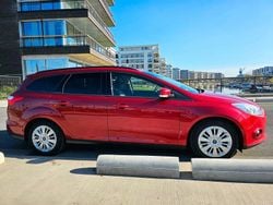 Rot Gebraucht 2014 Ford Focus SYNC Edition Kombi | 5.490 € (Fairer Preis)