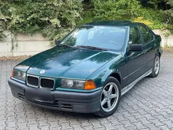Grün Gebraucht 1994 BMW 316 Basis Limousine | 1.100 €