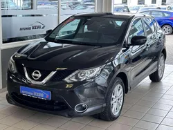 Schwarz Gebraucht 2016 Nissan Qashqai Tekna SUV | 12.990 € (Fairer Preis)