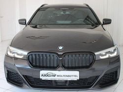 Grau Gebraucht 2020 BMW 530 M Sport Kombi | 32.799 € (Fairer Preis)