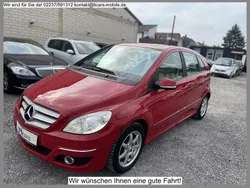 Rot Gebraucht 2011 Mercedes B200 Van / Kleinbus | 8.950 € (Teuer)