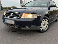 Blau Gebraucht 2002 Audi A4 Kombi | 1.550 €