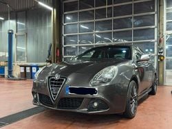 Grau Gebraucht 2011 Alfa Romeo Giulietta Quadrifoglio Verde Kleinwagen | 9.999 €