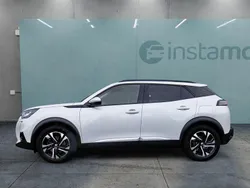 Weiß Gebraucht 2021 Peugeot e-2008 SUV | 18.949 € (Fairer Preis)