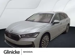 Pebble silber metallic Gebraucht 2024 Skoda Superb LAURIN & KLEMENT Kombi | 36.980 €