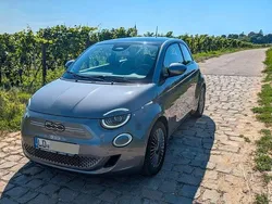 Grau Gebraucht 2021 Fiat 500e Icon Kleinwagen | 15.600 € (Guter Preis)