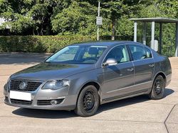 Grau Gebraucht 2006 VW Passat Limousine | 2.500 € (Fairer Preis)