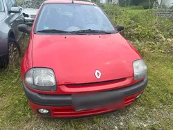 Rot Gebraucht 1999 Renault Clio II Kleinwagen | 700 € (Superpreis)