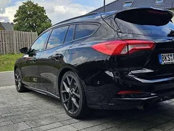 Schwarz Gebraucht 2019 Ford Focus Performance Edition Kombi | 20.555 € (Guter Preis)