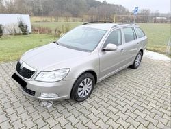 Grau Gebraucht 2012 Skoda Octavia Kombi | 3.999 € (Guter Preis)