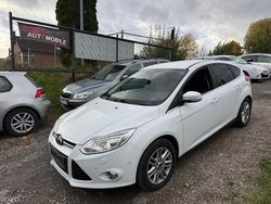 Weiß Gebraucht 2012 Ford Focus Titanium Limousine | 3.490 €