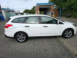 Weiß Gebraucht 2014 Ford Focus Limousine | 4.000 € (Guter Preis)