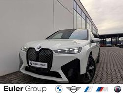 Weiss Gebraucht 2022 BMW iX M Sport SUV | 44.688 € (Fairer Preis)