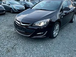 Grün Gebraucht 2014 Opel Astra Limousine | 6.499 € (Fairer Preis)
