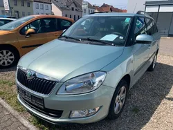 Arcticgr}n metallic Gebraucht 2010 Skoda Fabia Ambiente Kombi | 3.400 € (Fairer Preis)