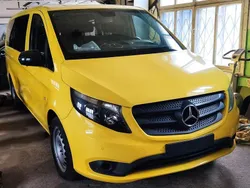 Gelb Gebraucht 2015 Mercedes Vito Van / Kleinbus | 25.690 € (Guter Preis)