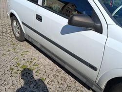 Weiß Gebraucht 2001 Opel Astra Cabrio | 550 €