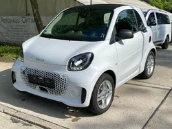 Weiß Gebraucht 2022 Smart ForTwo Electric Drive | 9.850 €